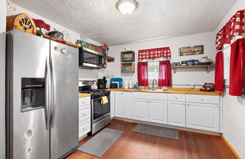 Central - Terry Casa | Bo's Howard Hideaway | Hot Tub | Fenced Yard