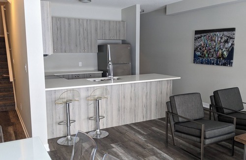 Waterloo Apartamento | Boardwalk Homes - Executive Townhomes
