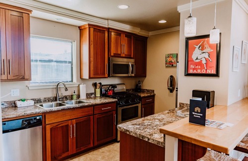 Old Town Eureka Casa | Boardwalk Loft w/bay view loacated in old town