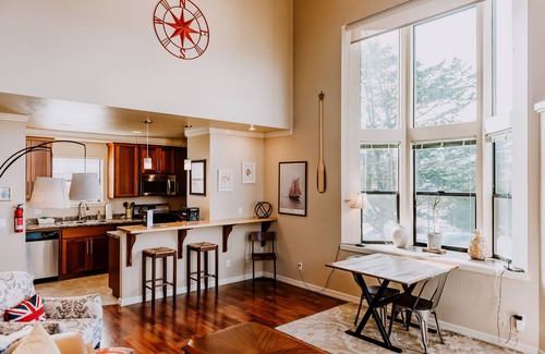 Old Town Eureka Casa | Boardwalk Loft w/bay view loacated in old town