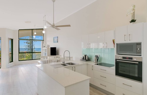 Bilinga Apartamento | Boardwalk Pacific 8 - Beachfront Bilinga - Min. 3 Night Stays!