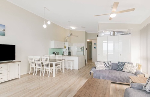 Bilinga Apartamento | Boardwalk Pacific 8 - Beachfront Bilinga - Min. 3 Night Stays!