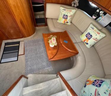 Torquay City Centre Alquiler De Eote | Boat Accommodation Ltd