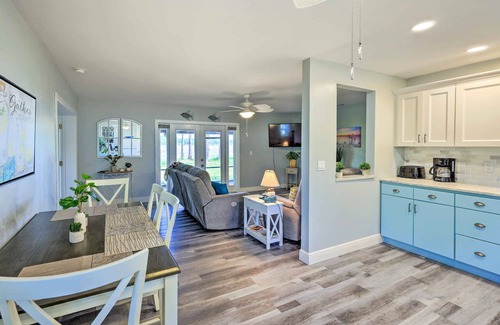 Crescent City Cabaña | Lakeside Crescent City Cottage: Boat + Dock!