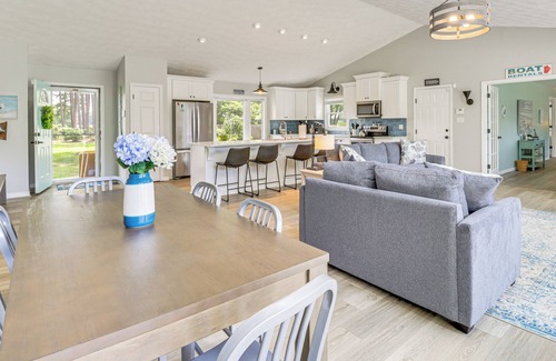 Deltaville Casa | Boat Dock & Kayaks: Waterfront Home in Deltaville!