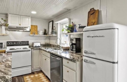 Lakeview Casa | Boat dock-Waterfront-Hot tub on Indian Lake