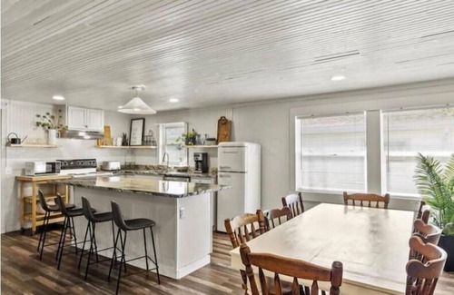 Lakeview Casa | Boat dock-Waterfront-Hot tub on Indian Lake