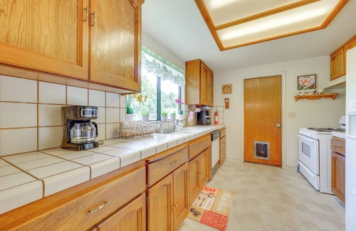 Yosemite Lakes Casa | Boat, Fish & Golf: Coarsegold Retreat w/ Hot Tub