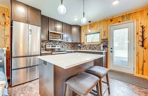 Twin Lake Apartamento | Boat, Fish & Hike: Cozy Getaway in Twin Lake!