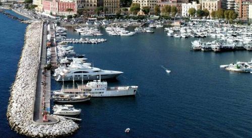 Chiaia Alquiler De Eote | Boat For Events