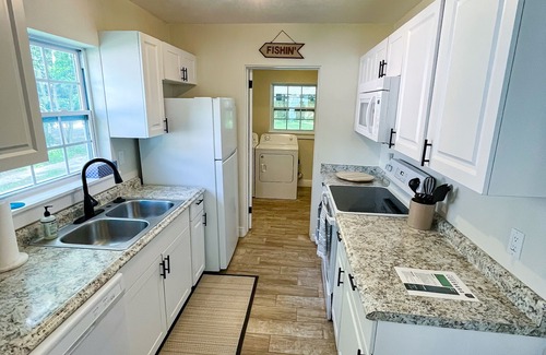 Leesburg Cabaña | Boat friendly cottage close to Harris Chain of lakes and Disney World