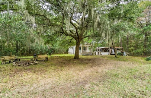 Edisto Island Casa | Boat & Golf Cart Parking+Fenced Yard, Pet Friendly 12 Minutes to the Beach