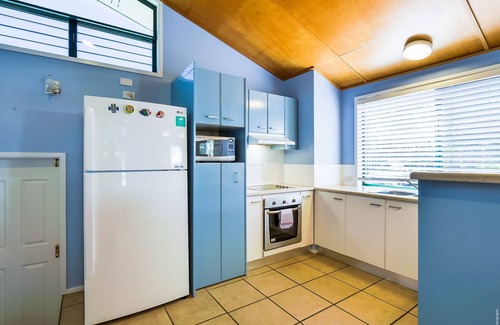 Urangan Hotel | Boat Harbour Apartments