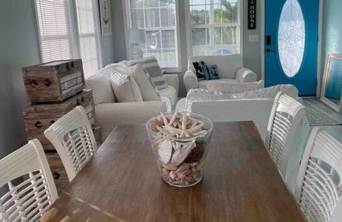 Harlem Heights Casa | Boat House - Between Fort Myers Beach & Sanibel Island