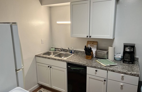 Willoughby Spit Apartamento | Boat House Ground Floor #2 - 1 BR WaterFront, Wifi by RedAwning