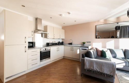 Canon's Marsh Apartamento | Boat House - Luxe Apt with River View - Next to Harbour & Cafes
