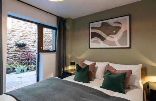 Canon's Marsh Apartamento | Boat House - Luxe Apt with River View - Next to Harbour & Cafes