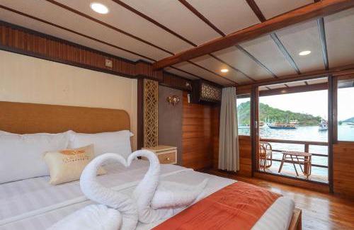 Legian Alquiler De Eote | Boat Komodo Tour
