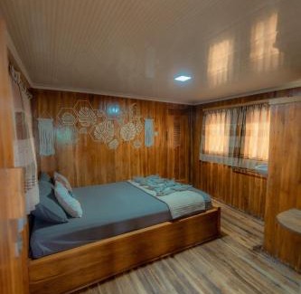 Legian Alquiler De Eote | Boat Komodo Tour
