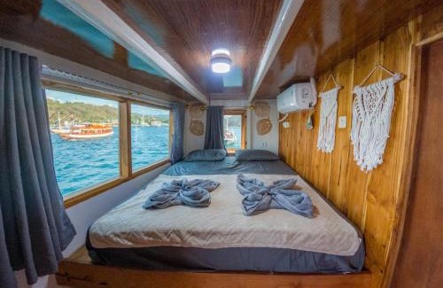 Legian Alquiler De Eote | Boat Komodo Tour