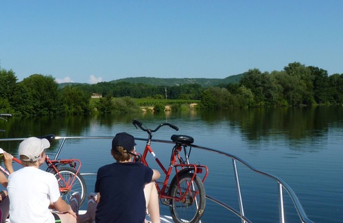 Luzech Alquiler De Eote | Boat Luzech, 1 bedroom, 5 persons