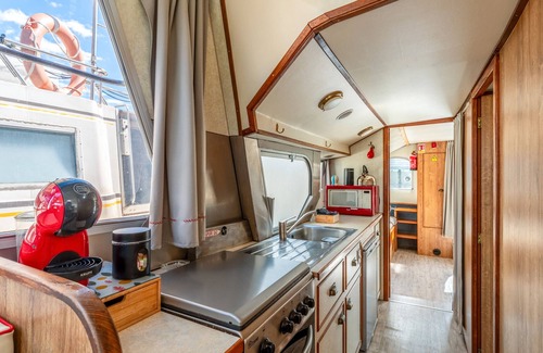 Bellegarde Alquiler De Eote | Barco 'Penichette Odyssey Croisières' con vistas al lago, terraza privada y aire acondicionado