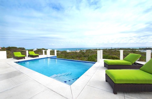 Providenciales Villa | Las mejores vistas de la isla. 4BR con piscina y Jeep!