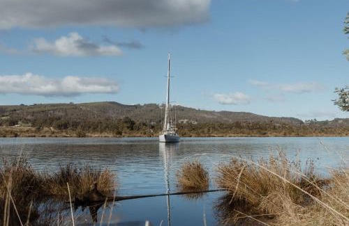 Franklin Hotel | Boat Reflections