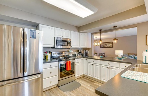 Osage Beach Apartamento | Boat Slip and Pools Lakefront Osage Beach Condo