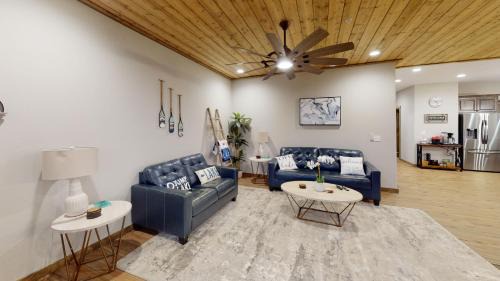 Indian Point Casa | Boat Slip - Luxury Lake Resort Lodge