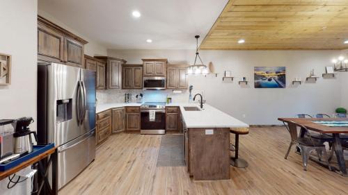 Indian Point Casa | Boat Slip - Luxury Lake Resort Lodge