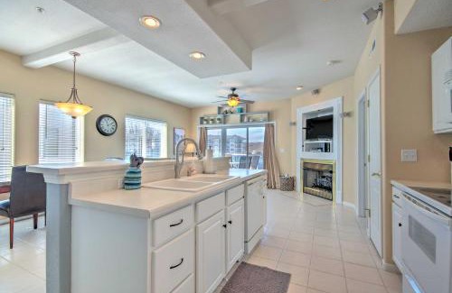Lake Ozark Apartamento | Boat Slip, Views Waterfront Lake Ozark Condo!