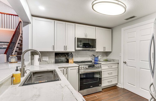 Lake of the Ozarks Condominio | Boat, Swim & Enjoy Lake Views: Osage Beach Retreat