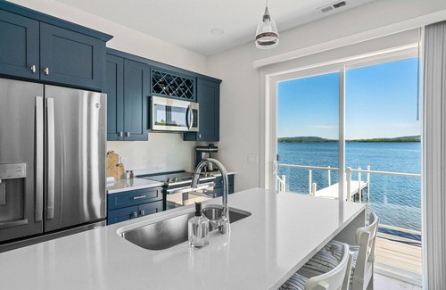 Oden Condominio | Boathouse Bliss Condo on Crooked Lake