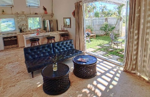 North Palmetto Point Cabaña | Boathouse La Bougainvillea 1 Bedroom Cottage