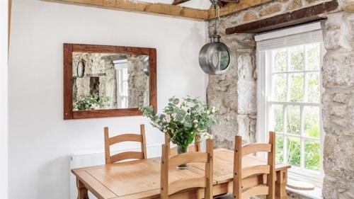 Mousehole Casa | Boatsman's Cottage- sleeps 4- Garage- Mousehole