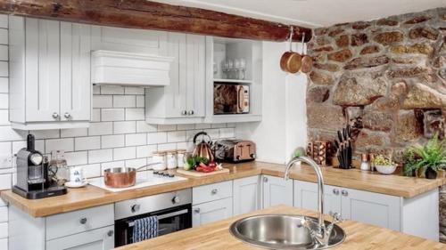 Mousehole Casa | Boatsman's Cottage- sleeps 4- Garage- Mousehole