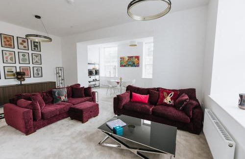 Leeds Casa | BOBBIN ROW - Grade 2 Listed Property with a Beautiful Design with Access to Leeds