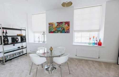 Leeds Casa | BOBBIN ROW - Grade 2 Listed Property with a Beautiful Design with Access to Leeds