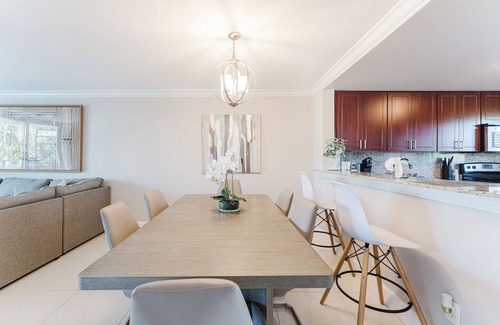 Boca Raton Condominio | Boca Raton Escape Pool Directly Across from Beach