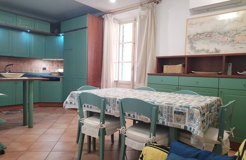 Bocca di Magra Apartamento | Bocca di Magra semi-detached house with large terrace