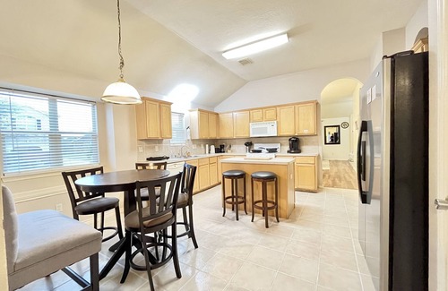 Baytown Casa | BODHI House - 4 Bedroom Home nested in a quiet community with King Bed Suite,
