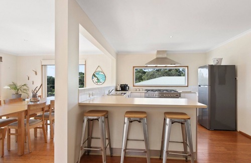 Lake Tyers Beach Casa | Bodhi's Reef - Comfortable house ideal for families and groups
