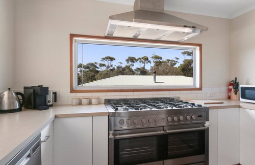 Lake Tyers Beach Casa | Bodhi's Reef - Comfortable house ideal for families and groups