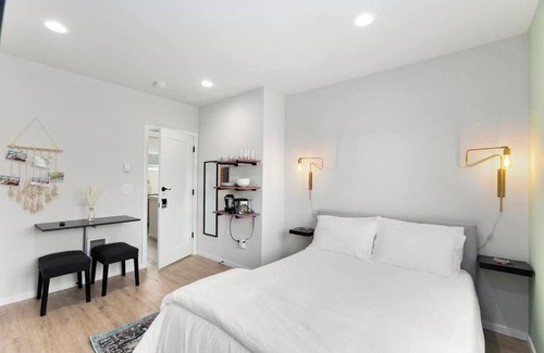 Whittier Heights Apartamento | Bodhi's sweet suite - Micro Studio - 91Walkscore