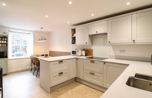 Tremadog Cabaña | BODLONDEB, pet friendly, character holiday cottage in Tremadog
