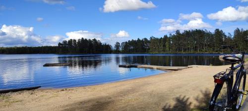 Ryssby Casa | Boende i Målaskog, near the lake, boat, big garden