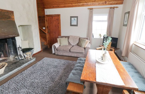 Oughterard Cabaña | BOFIN, pet friendly, with open fire in Oughterard, County Galway