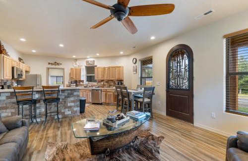 Cascade Casa | Bogie Bungalow - Walk to lake, bar & restaurant - Near golf course - AC - Fireplace - Pet Ok
