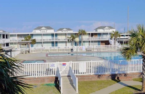 Atlantic Beach Condominio | Bogue Shores 246: 1 BR, 1 BA Condominio en Atlantic Beach, capacidad para 4